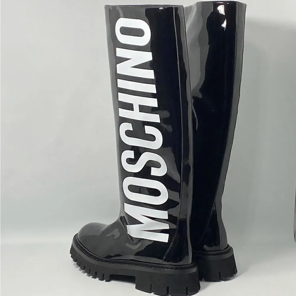 Moschino never worn